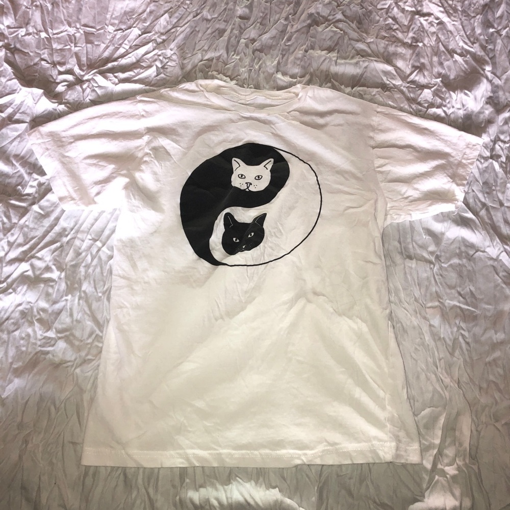 NWOT! Short Sleeve Graphic Tee!